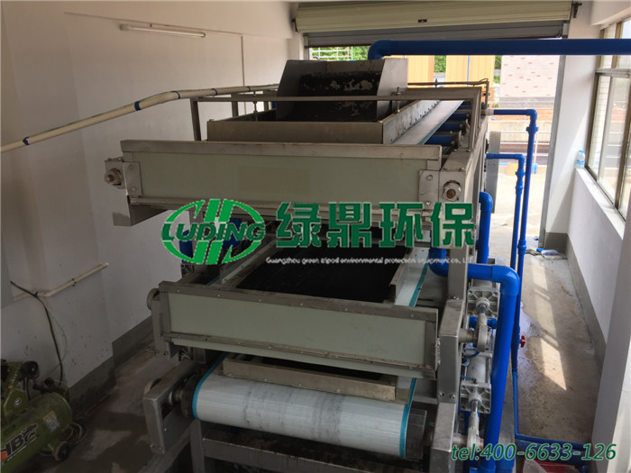 帶式壓濾機(jī)處理食品廠污泥泥漿案例 4