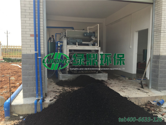 帶式壓濾機(jī)處理食品廠污泥泥漿案例 2