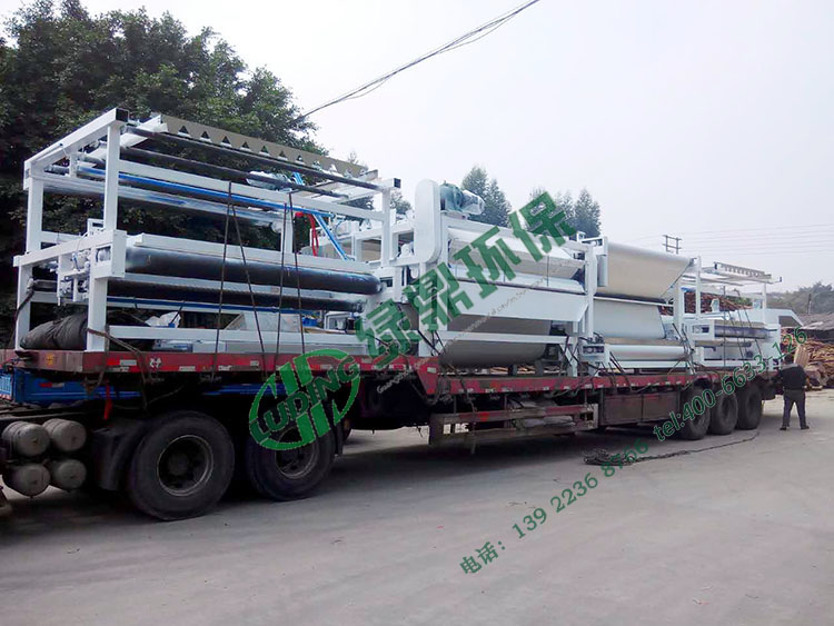 帶式壓濾機(jī)發(fā)往廣西處理礦場(chǎng)尾泥