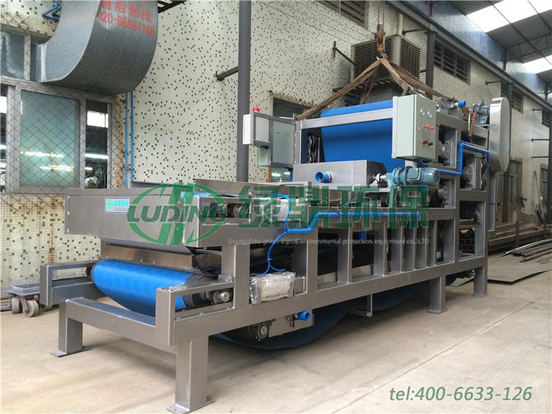 廈門鎢金屬廢泥帶式壓濾機(jī)處理案例 2