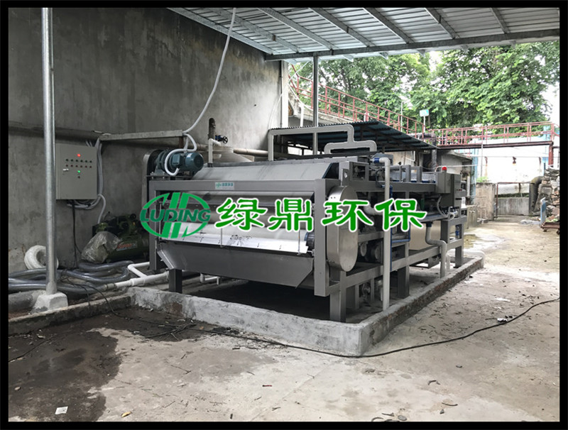 江門(mén)印染廠采購(gòu)一臺(tái)印染污泥帶式壓濾機(jī)解決污泥問(wèn)題 4