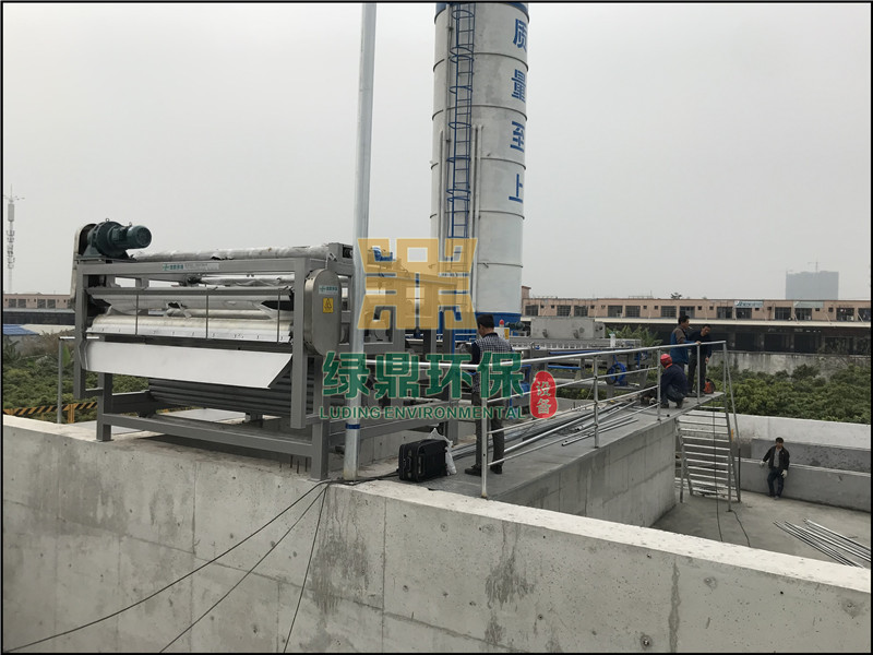 帶式壓濾機(jī)應(yīng)用雙牌泵站泥漿處理工程