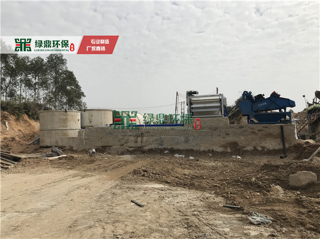 帶式壓濾機佛山沙場泥漿處理案例現(xiàn)場 2