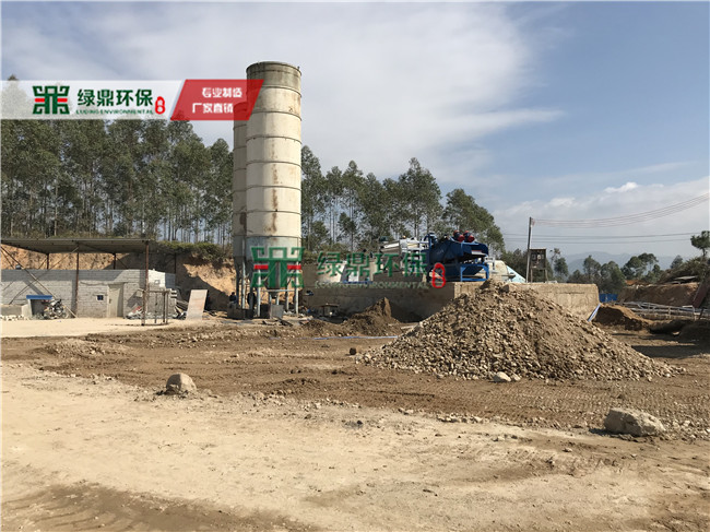 帶式壓濾機佛山沙場泥漿處理案例現(xiàn)場 3