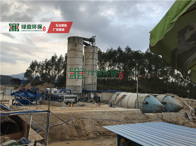 帶式壓濾機佛山沙場泥漿處理案例現(xiàn)場 5
