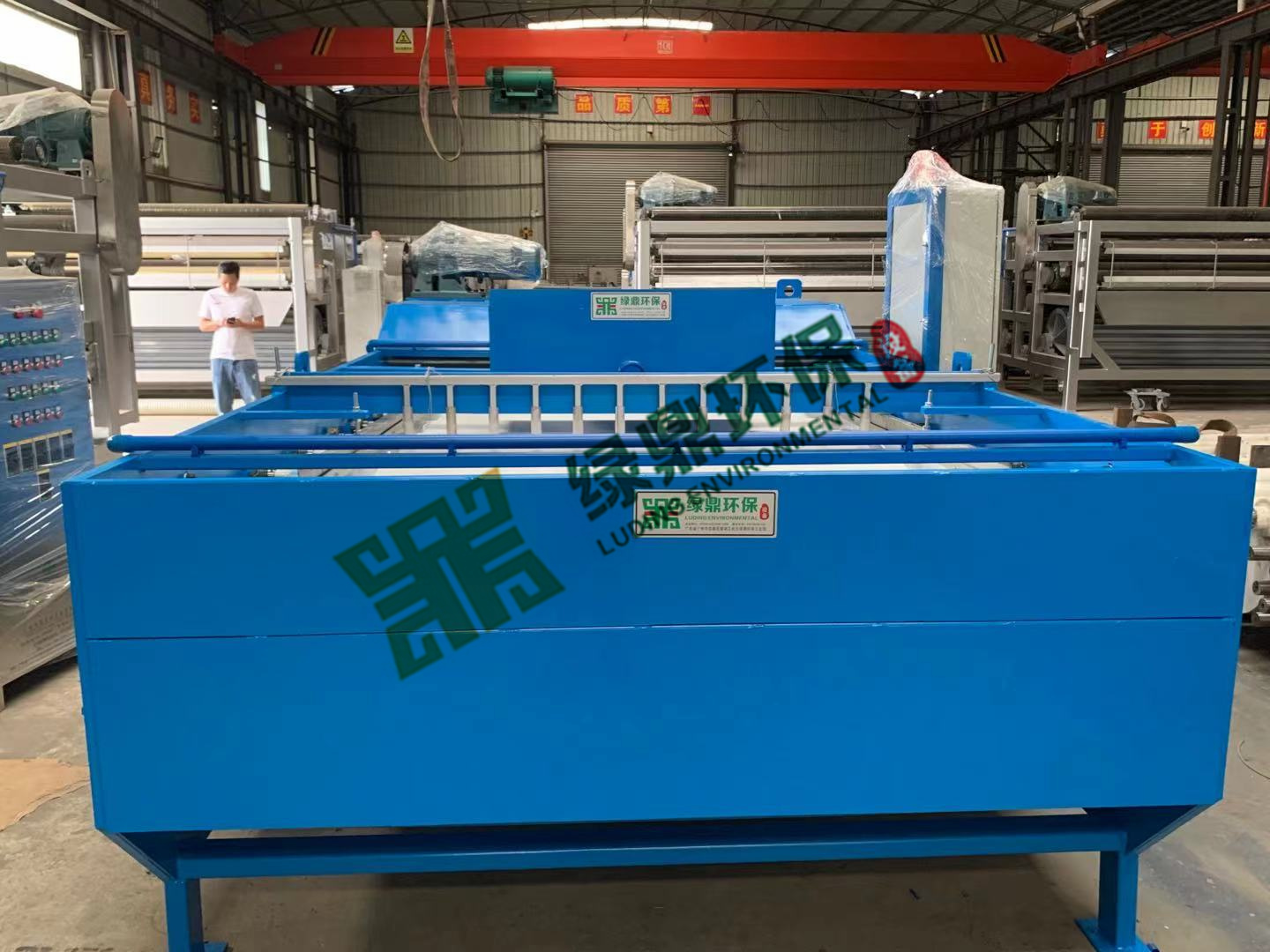 標(biāo)準(zhǔn)緊湊款帶式壓濾機(jī)工廠污泥處理設(shè)備 7