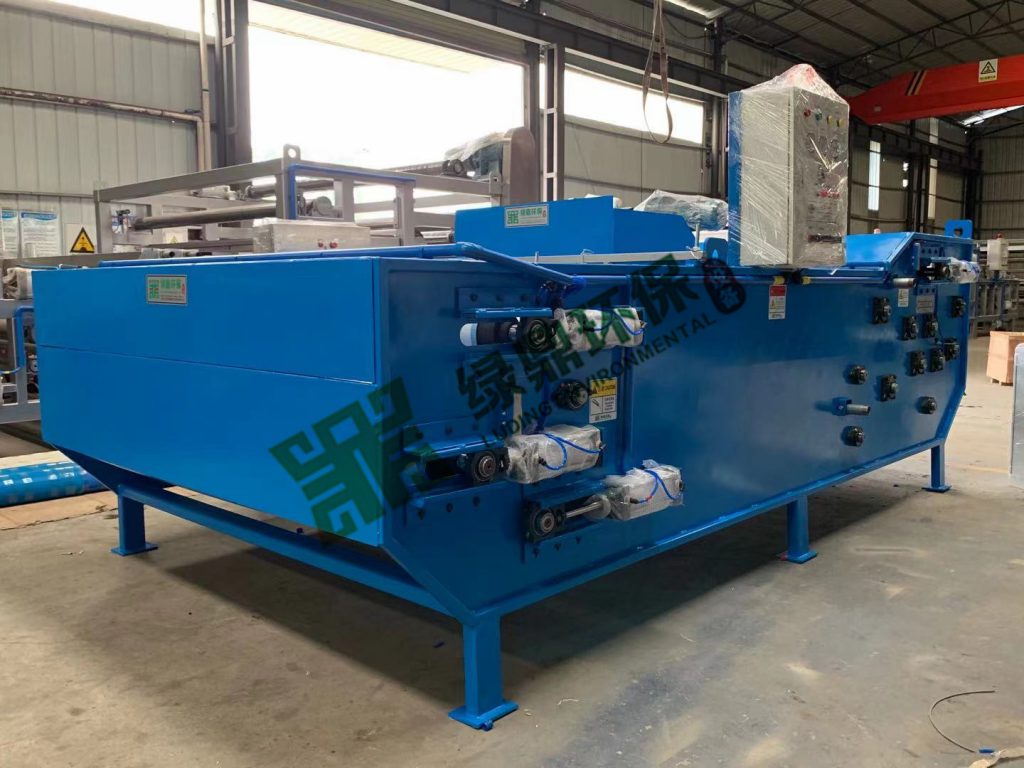 標(biāo)準(zhǔn)緊湊款帶式壓濾機(jī)工廠污泥處理設(shè)備 8